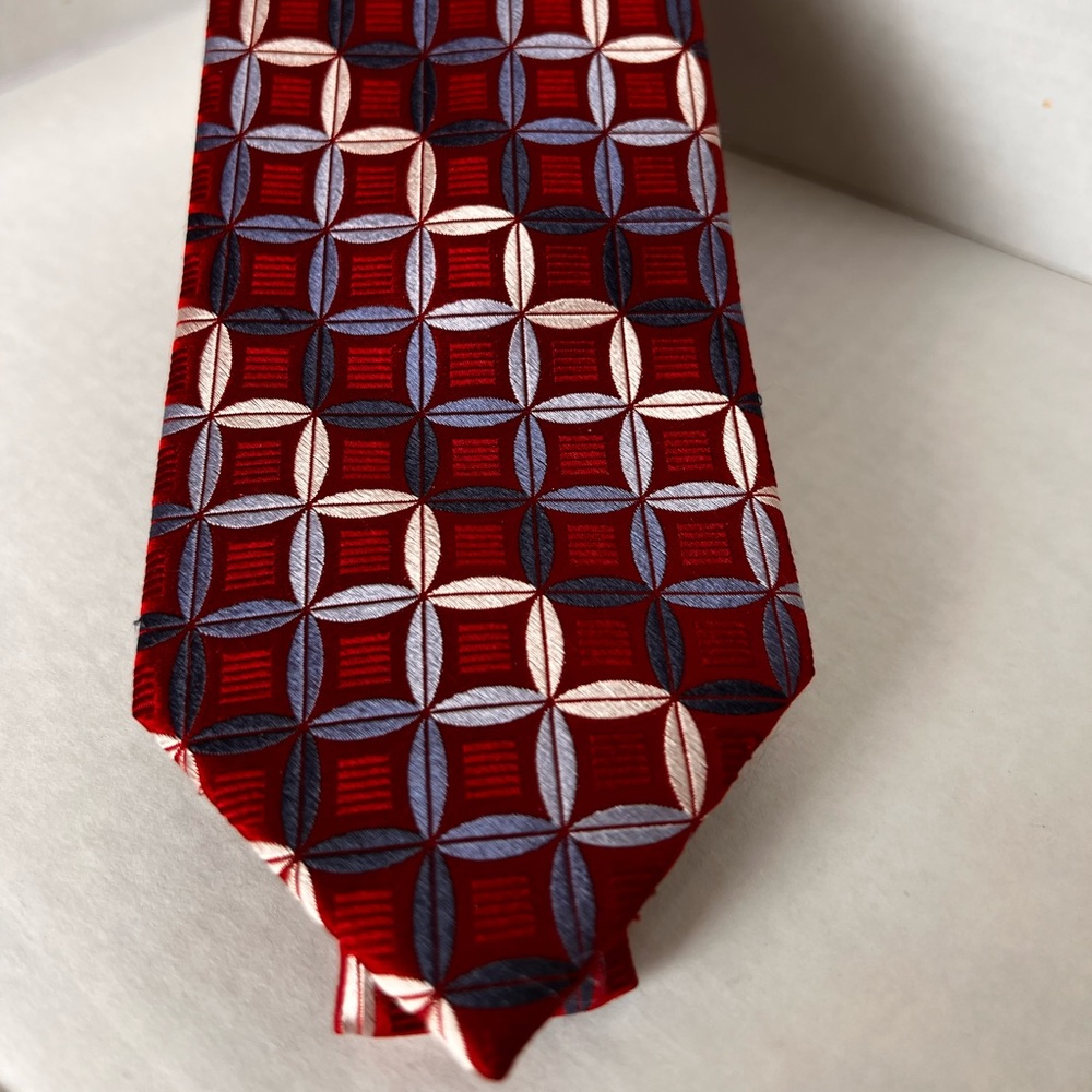Michael Kors 100% Silk‎ Mens Tie Red Geometric Design Fun Office